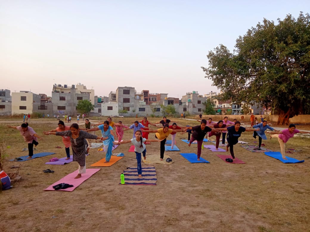 सीएम की योगशाला में हर उम्र के लोग हिस्सा ले रहे हैं-एसडीएम अमित गुप्ता